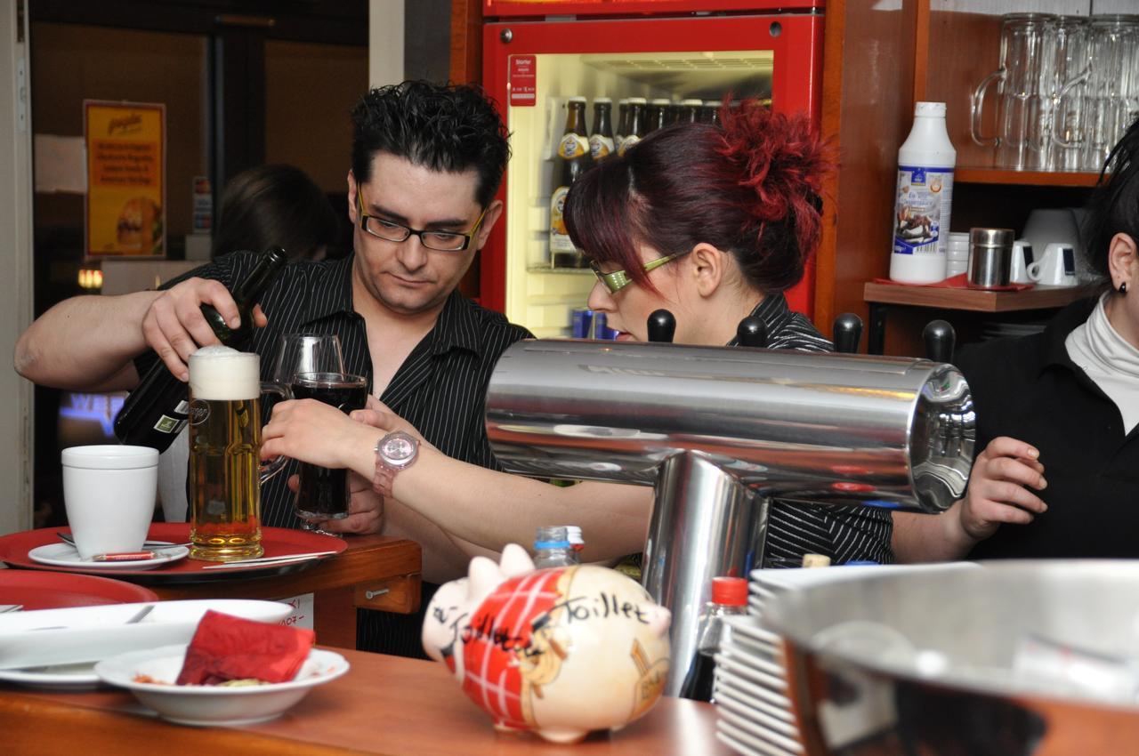 Stadtcafe-Hotel Kelsterbach Extérieur photo