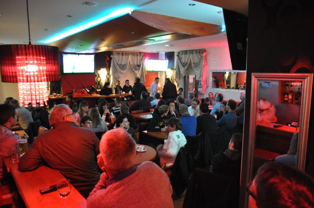 Stadtcafe-Hotel Kelsterbach Extérieur photo