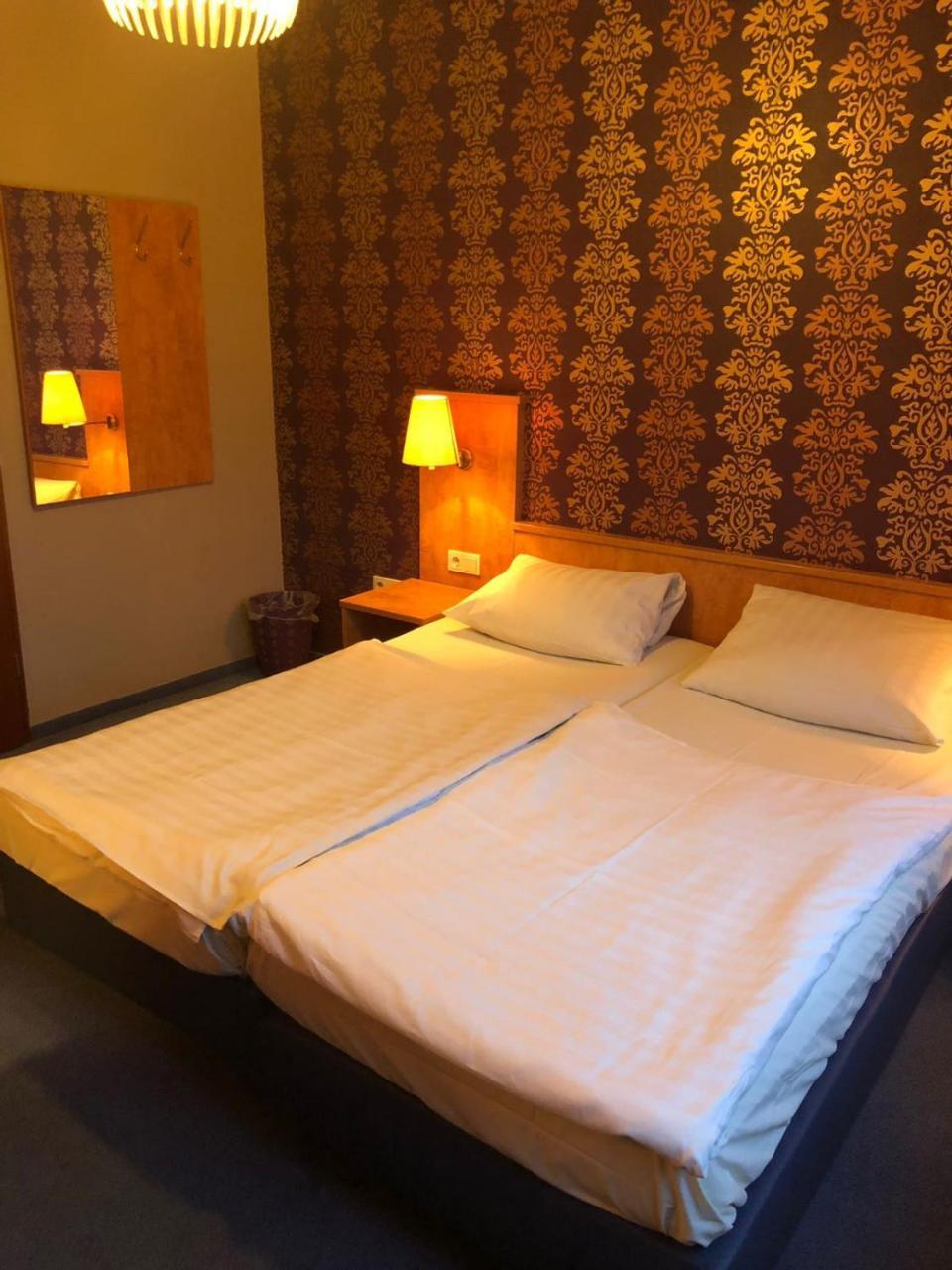 Stadtcafe-Hotel Kelsterbach Extérieur photo