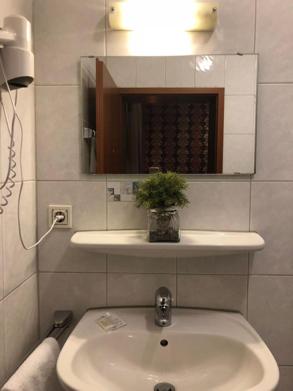 Stadtcafe-Hotel Kelsterbach Extérieur photo